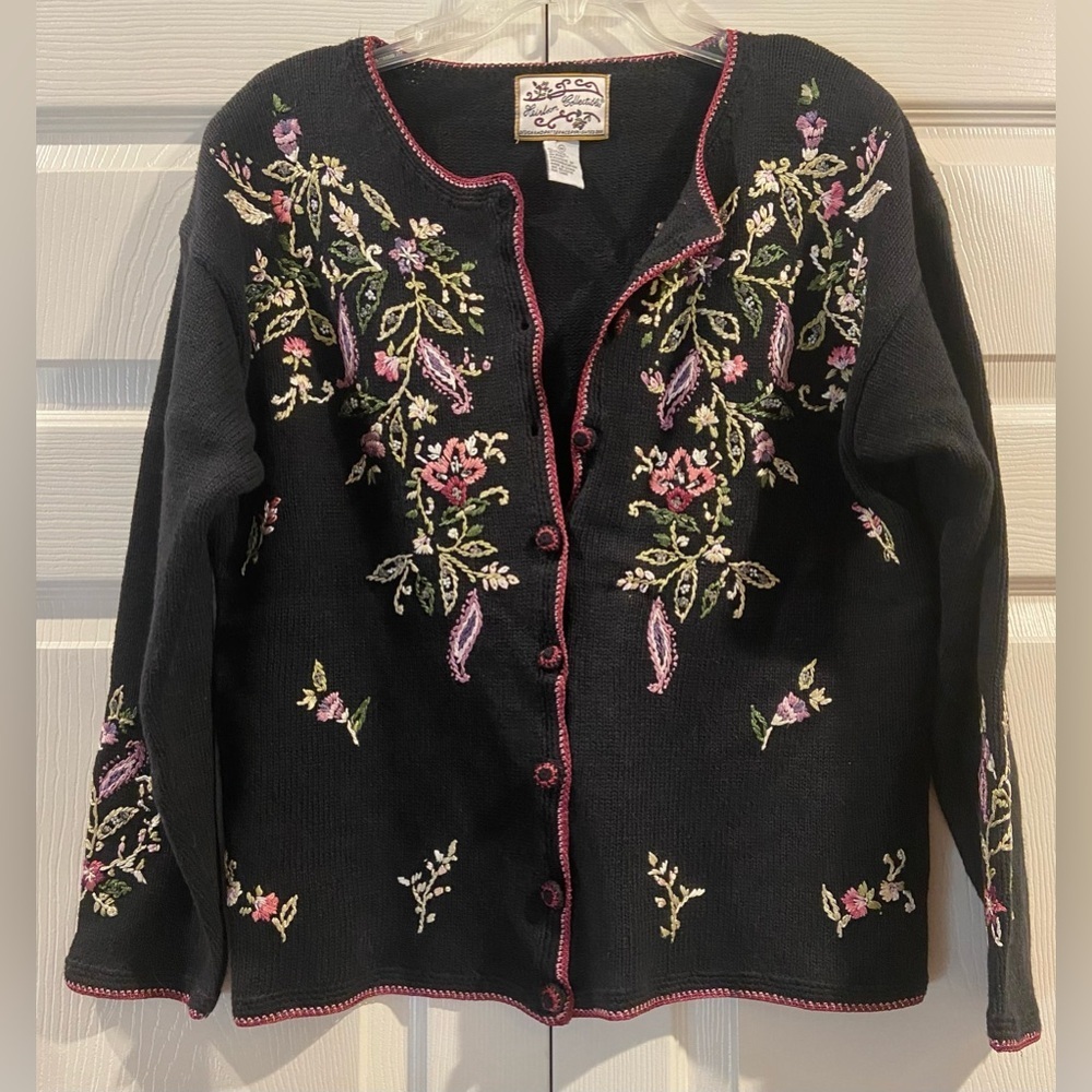 Heirloom Collectibles Vtg Black Cardigan Size Medium floral Embroidered EUC